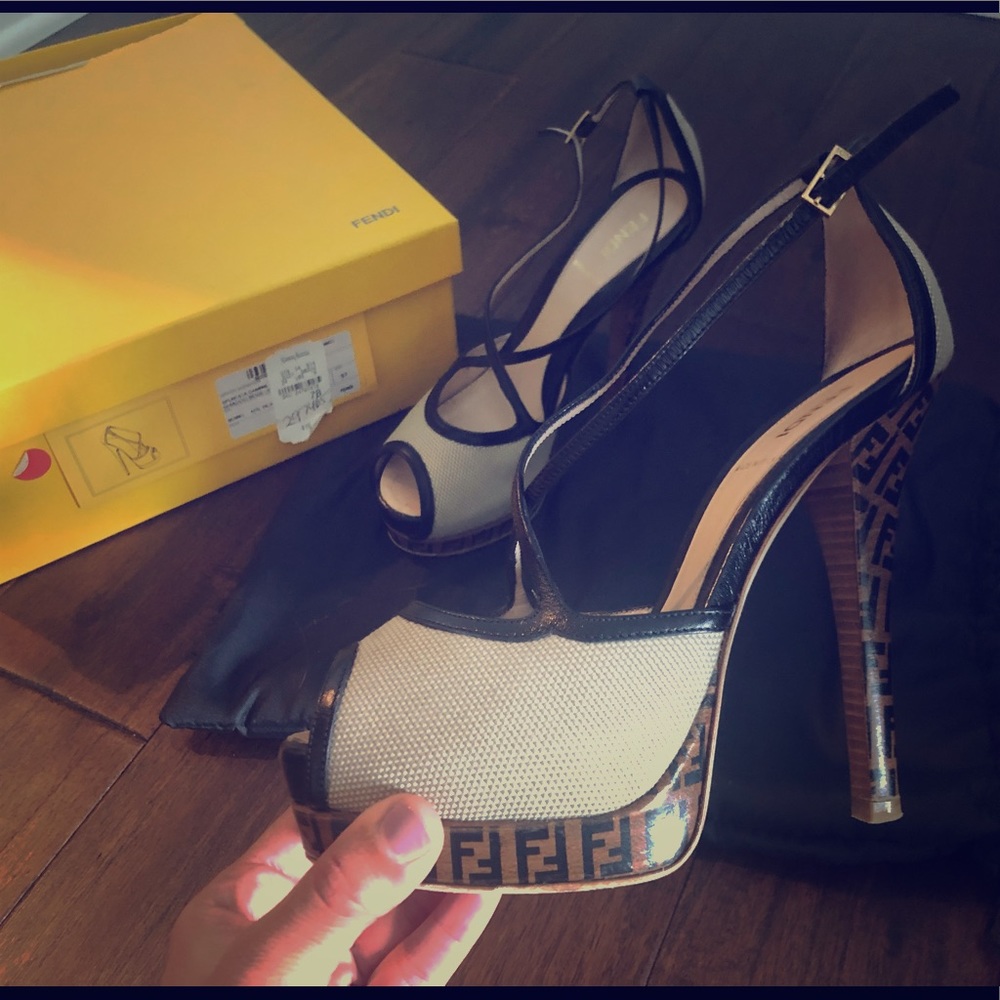 Platform FENDI sandal